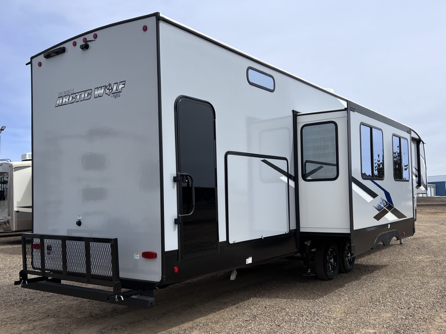 Roughrider RVs. 2023 Cherokee Arctic Wolf 3810SUITE